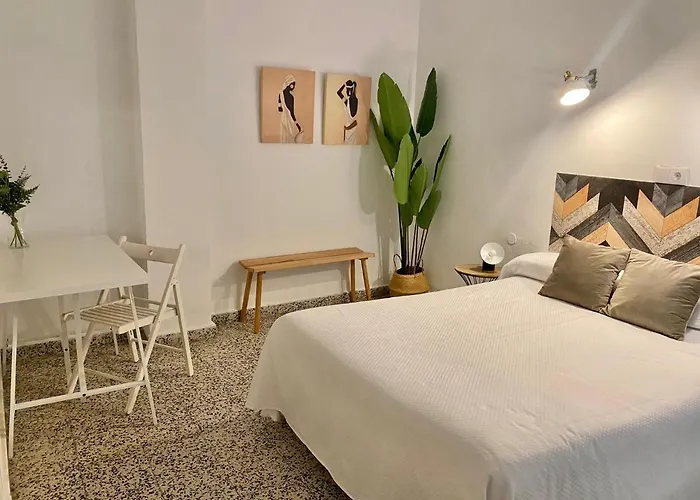 Paco Πανσιόν *